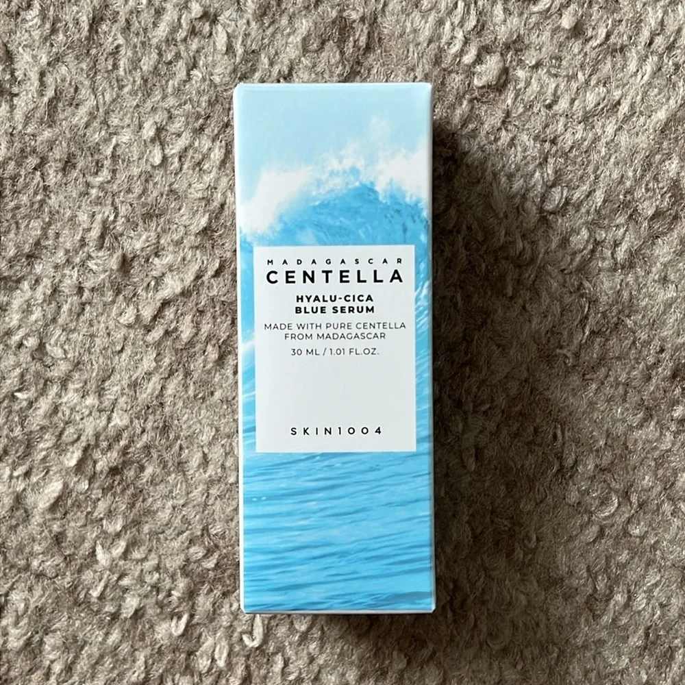 🦋NWT - SKIN1004 Madagascar Centella Hyalu-Cica Blue Serum Travel Size